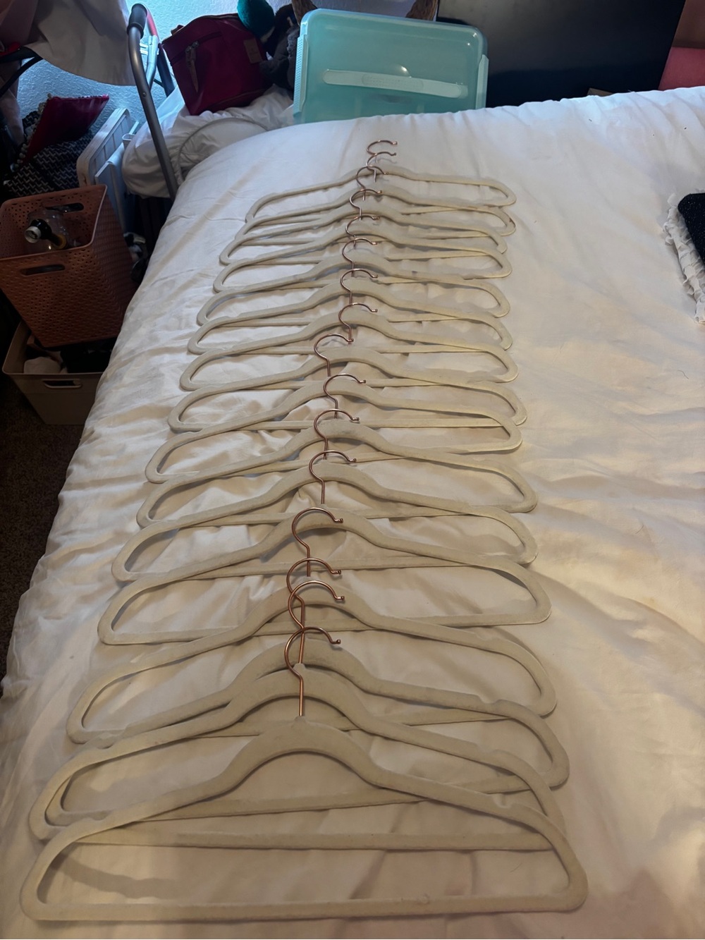 Velvet Non-Slip Coat Hangers with Rose Gold Hooks - Set of 16